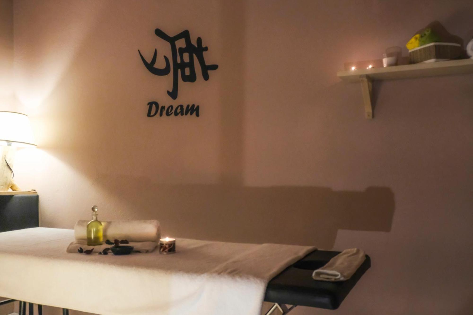 Lotus Center Apartment Athena Bagian luar foto