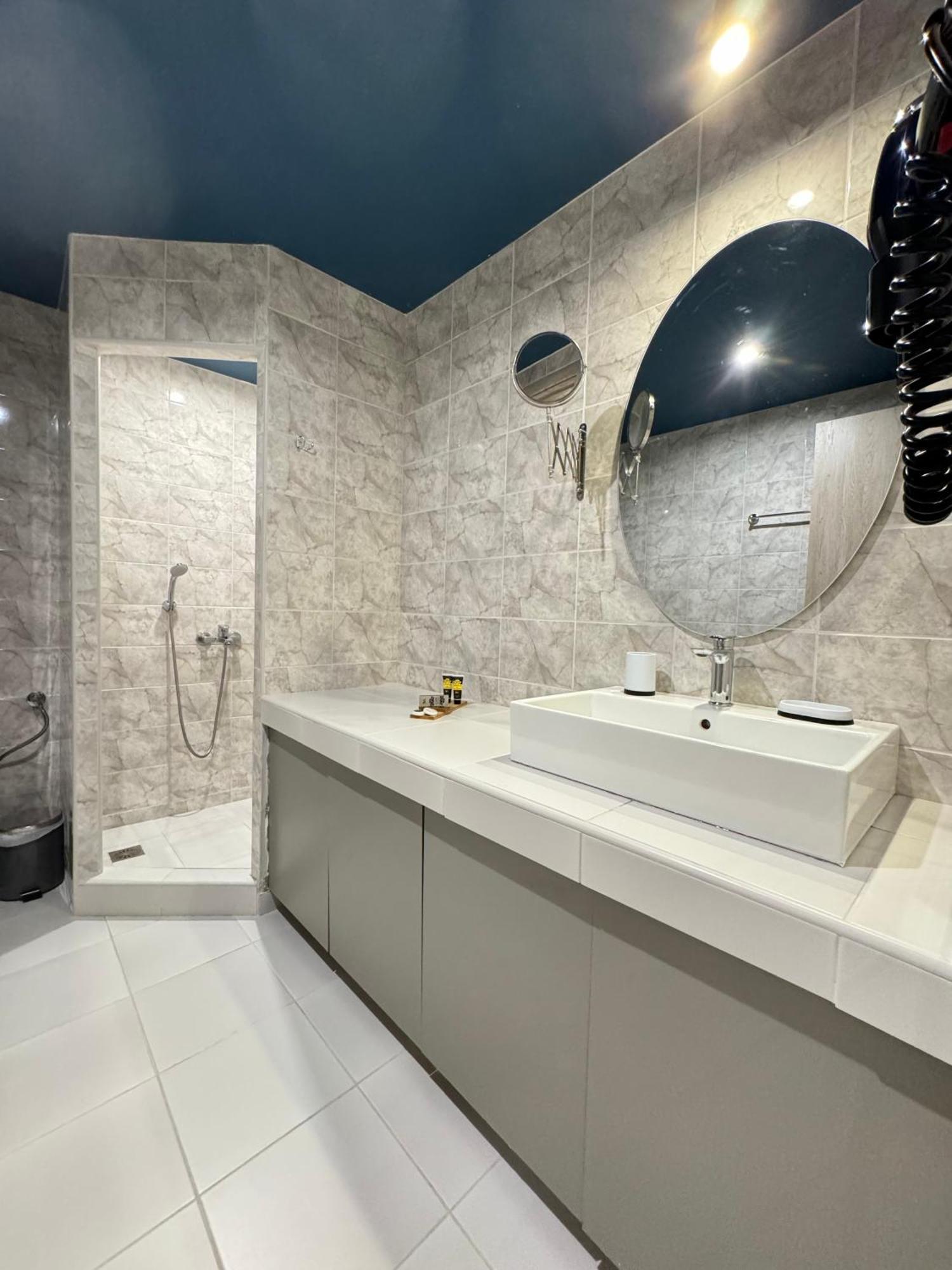 Lotus Center Apartment Athena Bagian luar foto