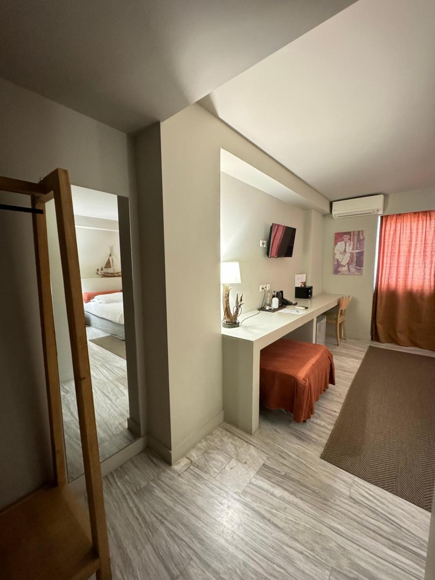 Lotus Center Apartment Athena Bagian luar foto