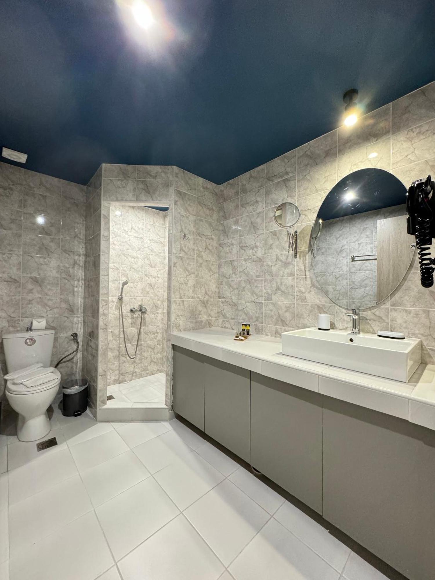 Lotus Center Apartment Athena Bagian luar foto