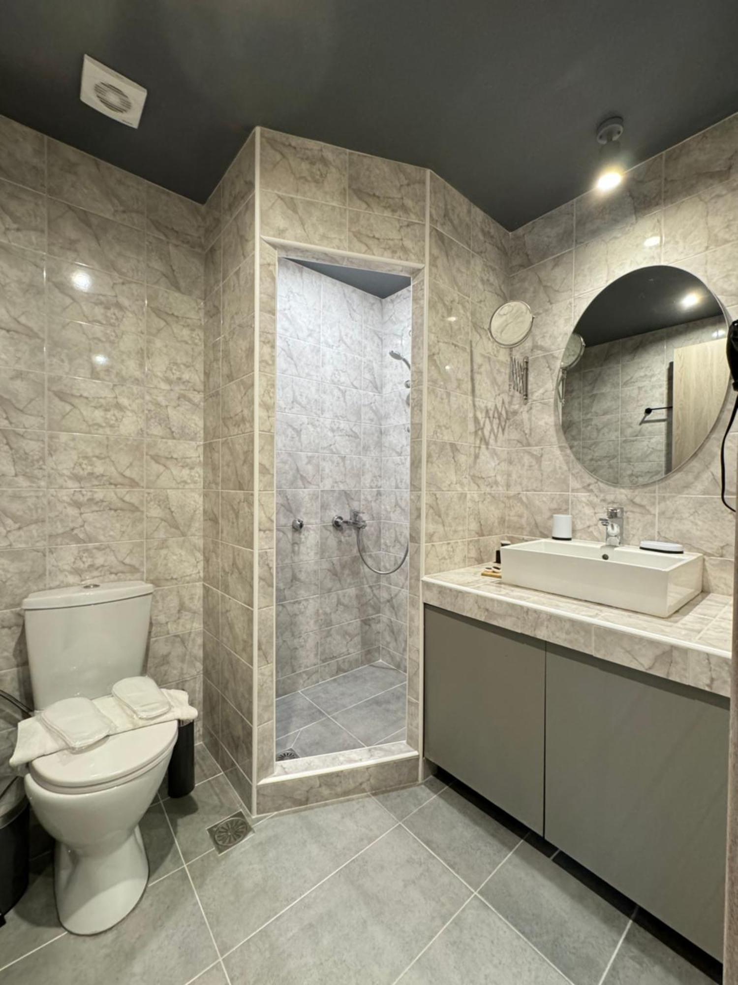 Lotus Center Apartment Athena Bagian luar foto